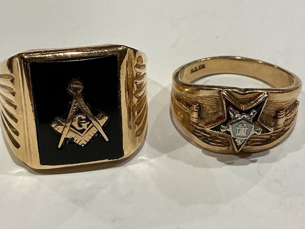 Pair of 14K and 10K Gold Masonic Rings Totaling 12.28 Grams