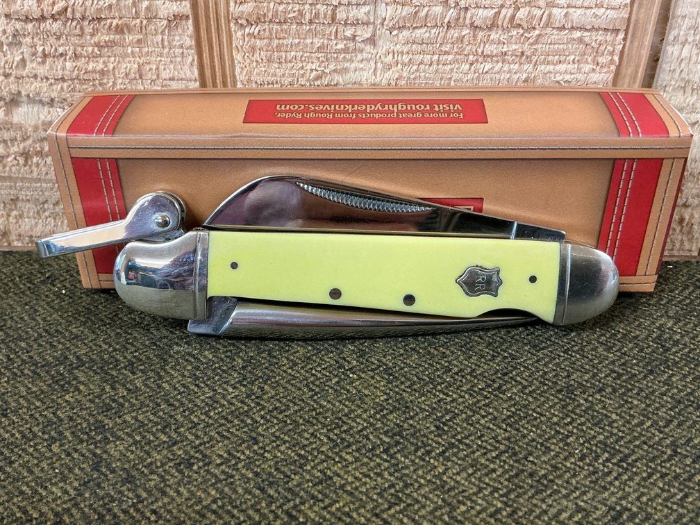 Rough Ryder RR897 Sailor’s Knife with Yellow Handle and Box NEW