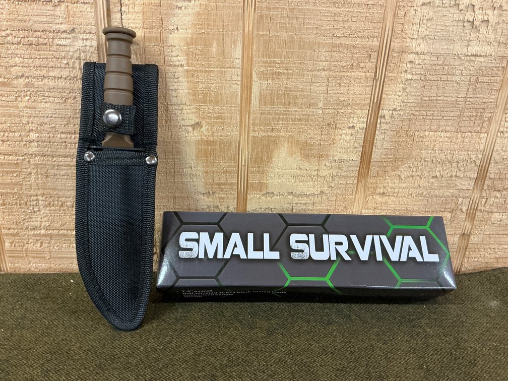 Small Survival Knife with Half-Serrated 3CR13 Blade and Sheath