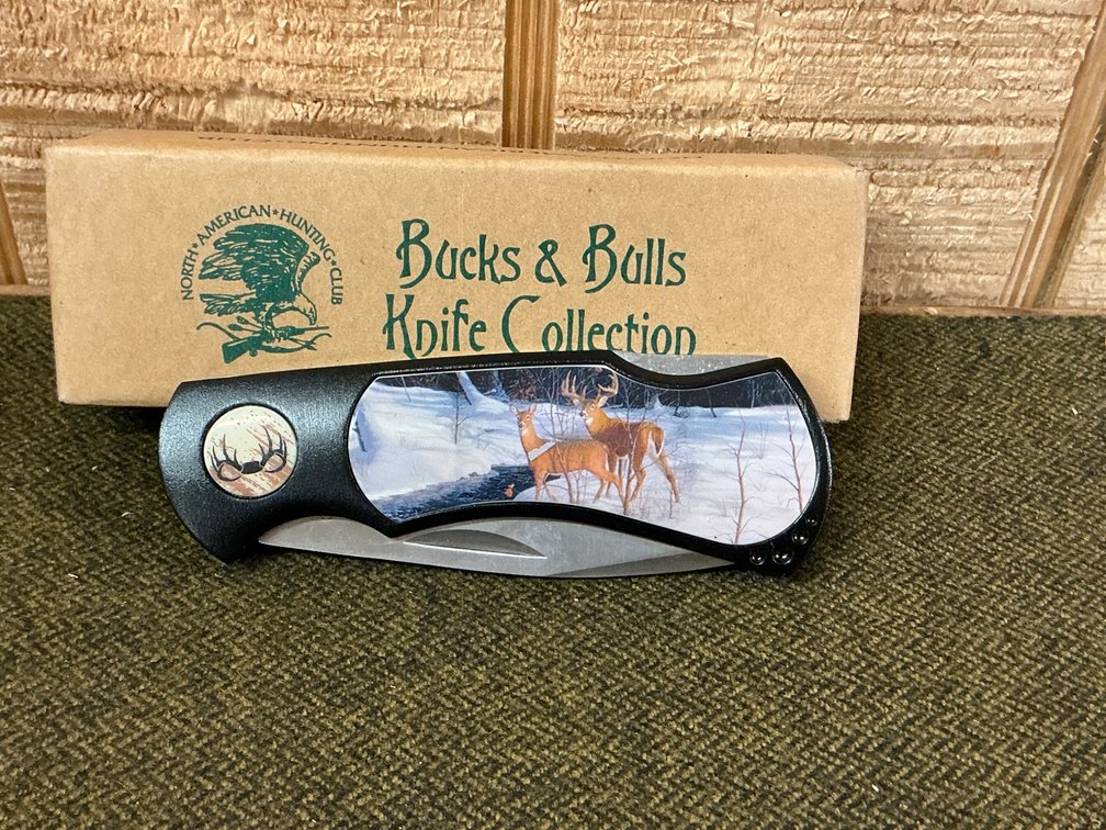 Bucks & Bulls Knife Collection Folding Knife with Box NEW