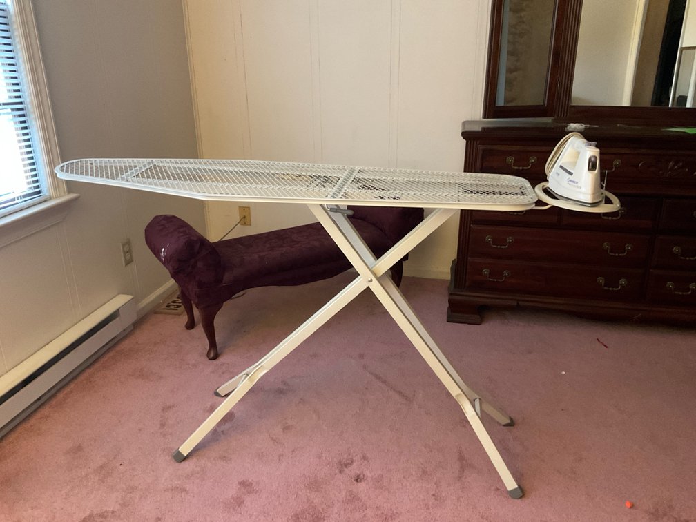 Iron & Ironing Board BR3