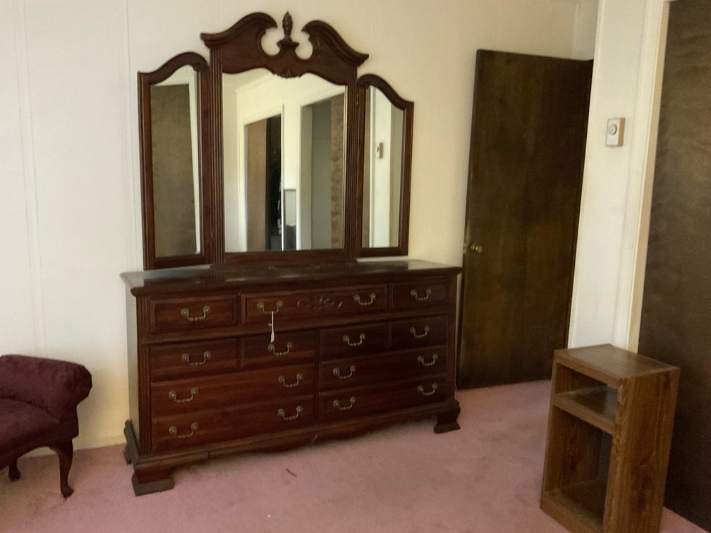9 Drawer Dresser w/mirrors BR3