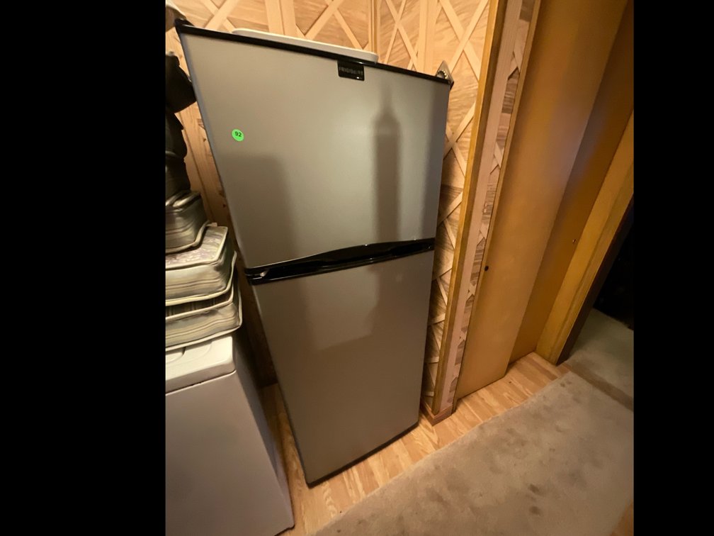 Frigidaire Refrigerator and Freezer  DEN