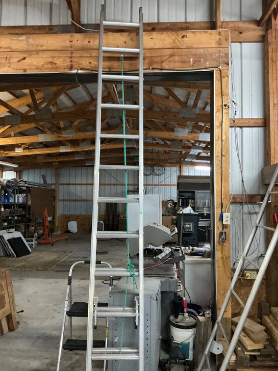 Werner D1224-2 Aluminum Extension Ladder, 24 Ft, 225 Lb Load Capacity
