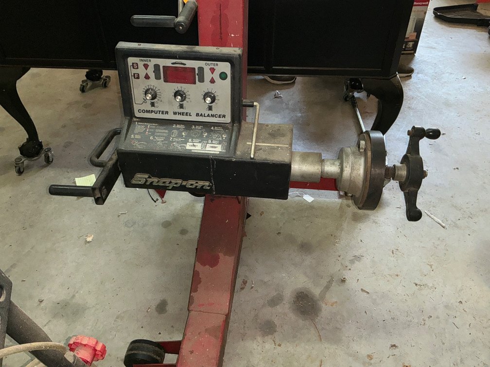 Snap-On Tools WH400 Computer Wheel Balancer