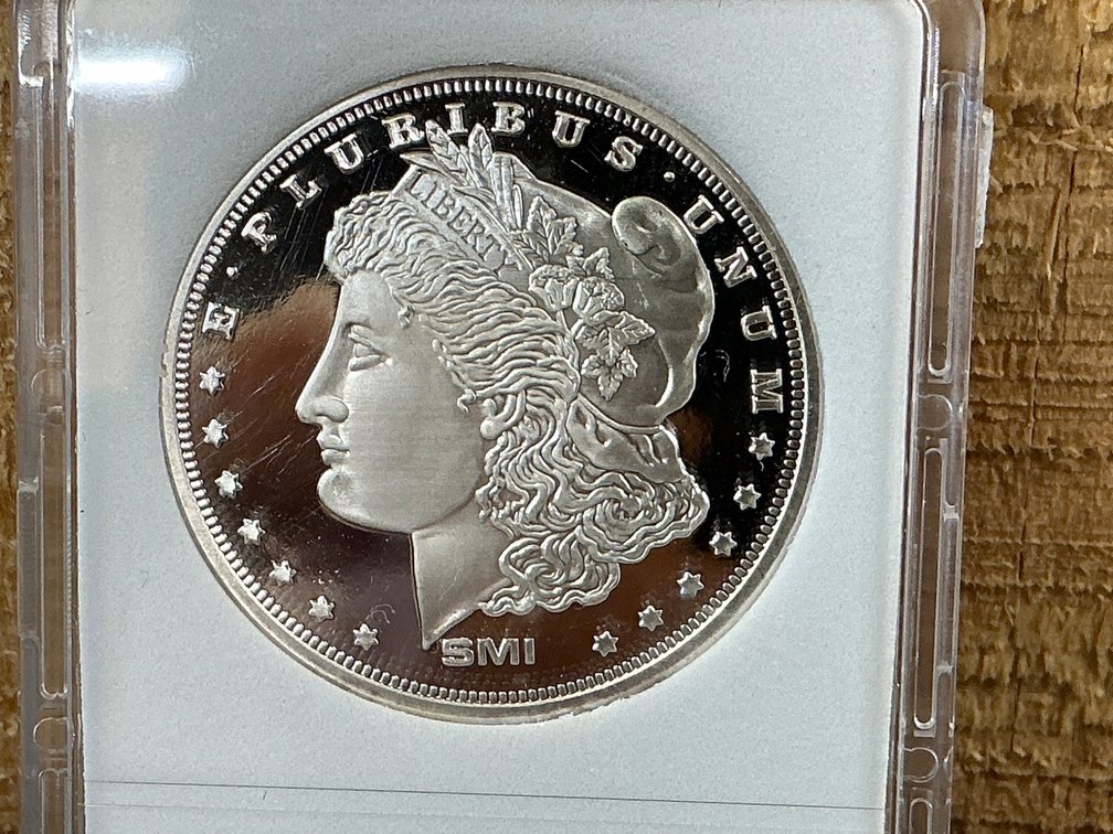 Sunshine Minting One Troy Ounce .999 Fine Silver Round with Security Feature