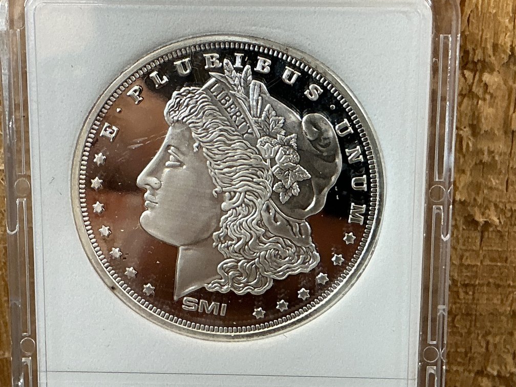Sunshine Minting 1 oz .999 Fine Silver Round with Security Feature