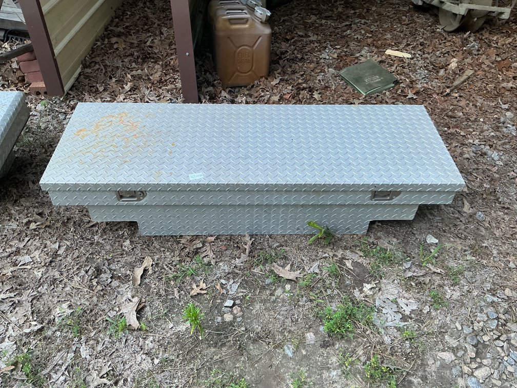 Truck Bed Locker With Key and Hydraulic-Assisted Lid