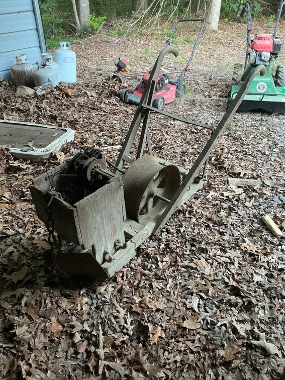 Manual Hand-Pushed Peanut Planter with Gears and Seed Hopper
