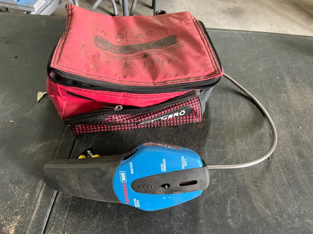 SPX Robinair R-12 and R-134A Model No. 15600 Refrigerant Identifier Tool