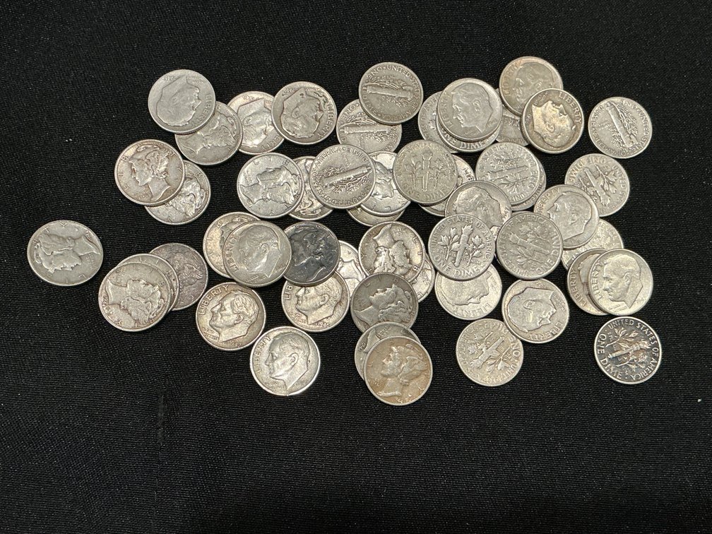 Lot of 53 Unresearched Mercury and Roosevelt Dimes $5.30 FV
