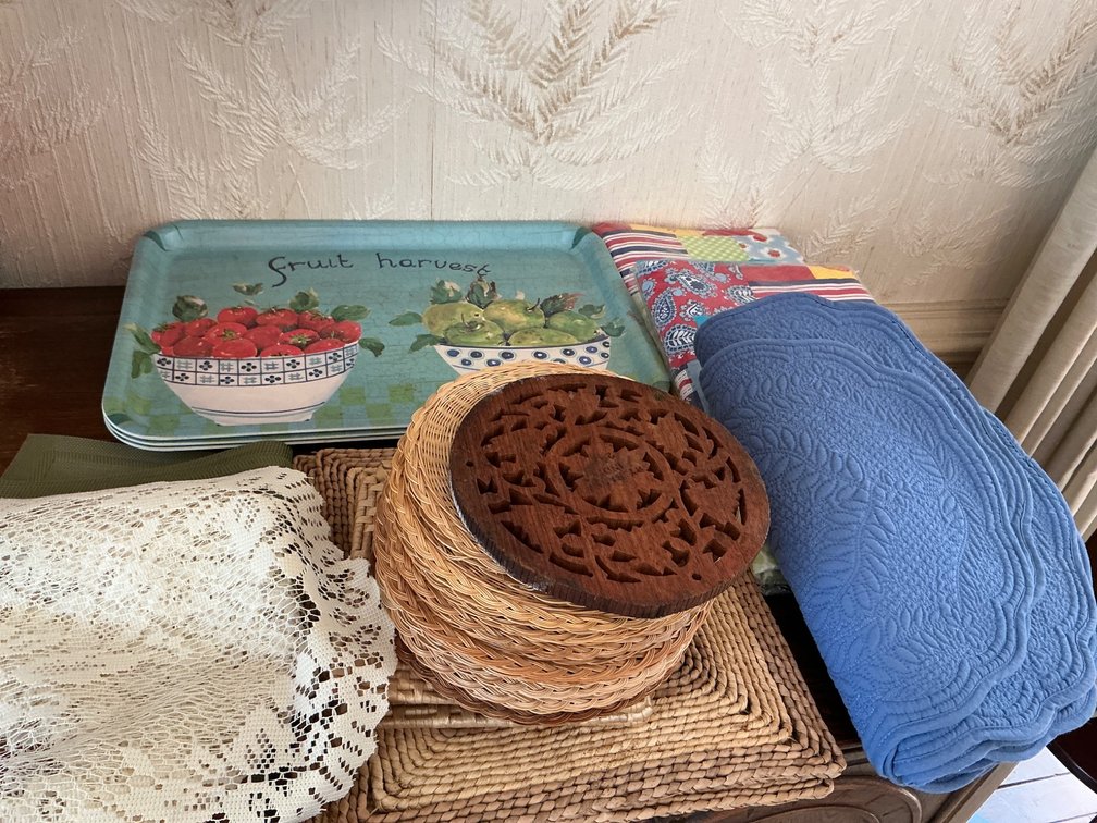 Assorted Home Decor and Kitchen Items Including Trays and Textiles