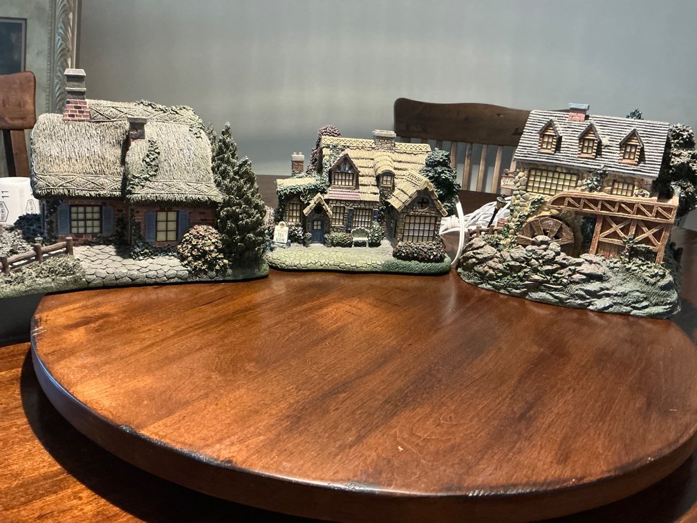 Six Thomas Kinkade Hawthorn Village Illuminated Sculptures D