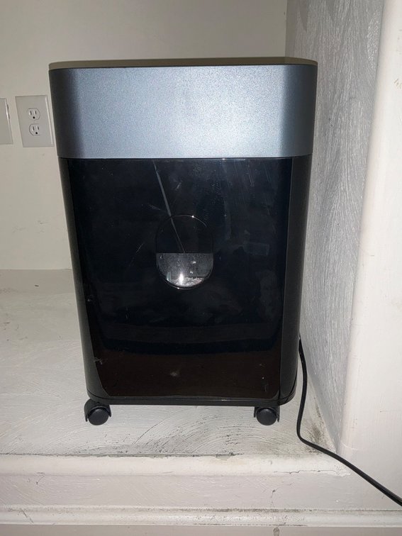 Royal AG880 Micro-Cut Paper Shredder with Casters