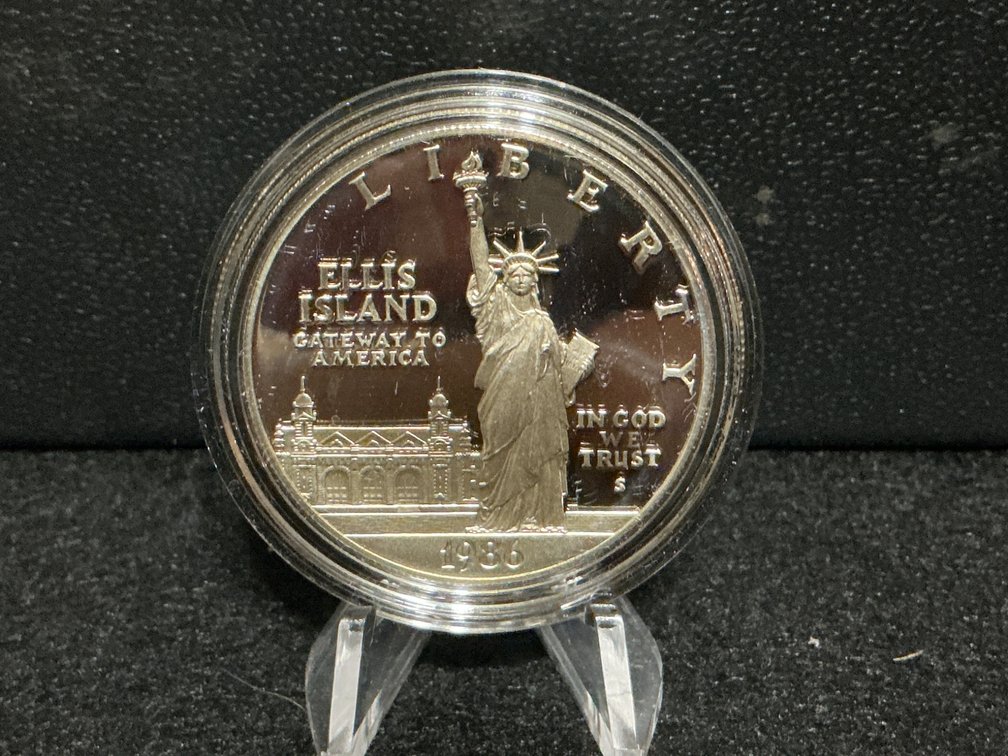 1986 Liberty Silver Dollar and Half Dollar Proof Set in Original Packaging