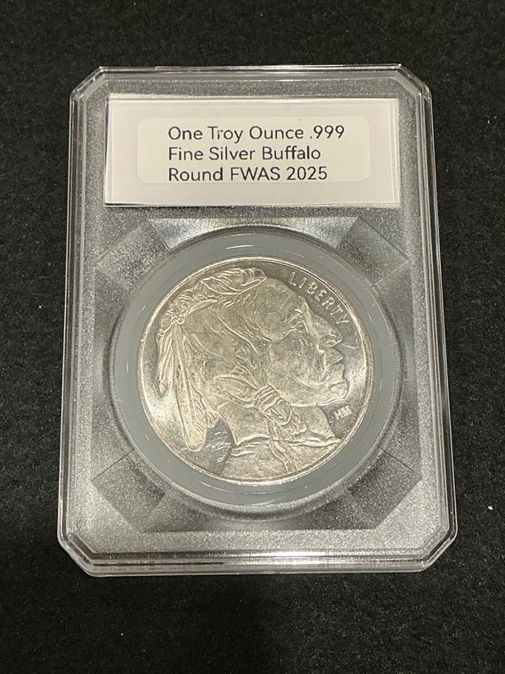 One Troy Ounce .999 Fine Silver Buffalo Round 