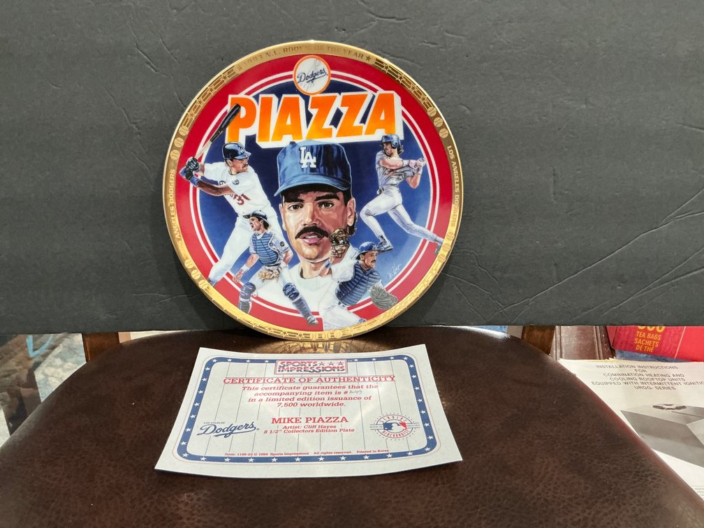 Baseball Hall of Fame Mike Piazza Commemorative Plate With COA