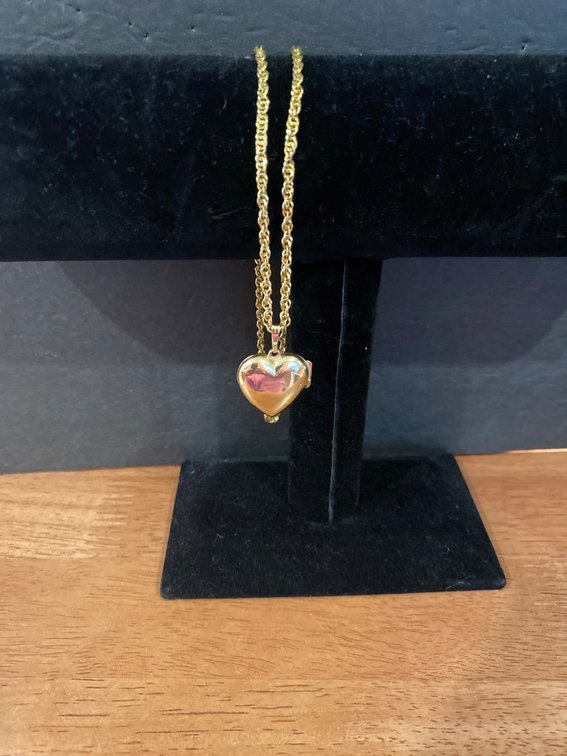14Kt Gold Heart-Shaped Locket Necklace, 9.5 Grams