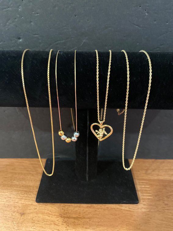 14Kt Gold Necklaces and Pendants, Total Weight 19 Grams