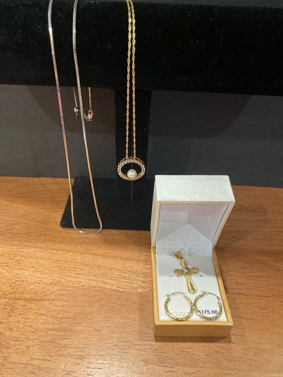 14 Kt Yellow Gold Jewelry Featuring Various Pieces