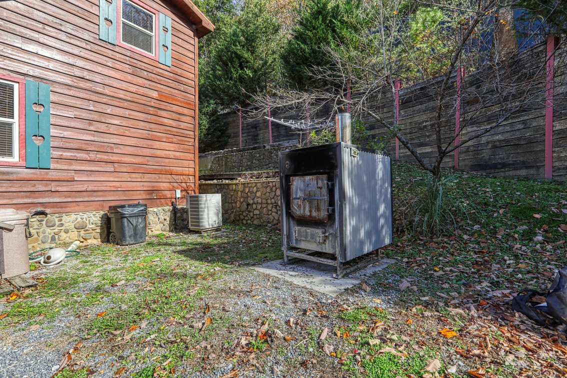 Image for Get Farther Away Cabin Rentals - 1900 Woodland Way. Newport, TN. Timed Reserve Auction