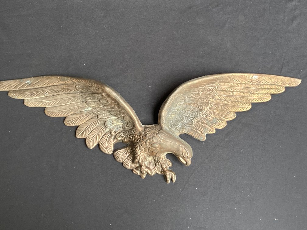 Cast eagle