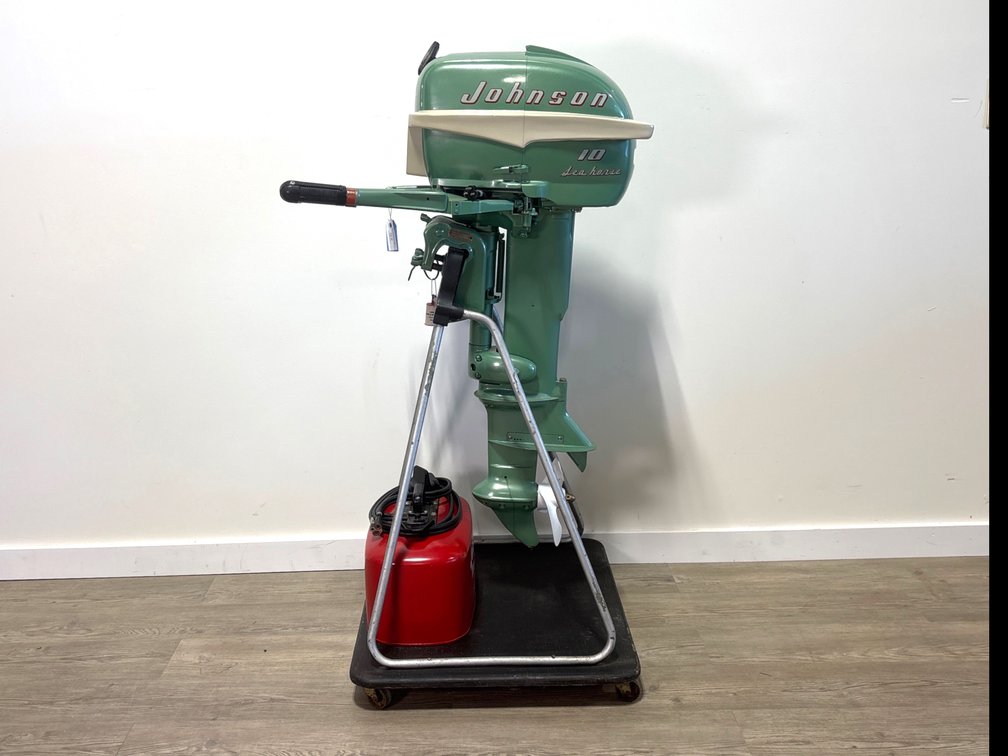 1955 Johnson 10 HP Sea-horse Outboard Motor QD-16