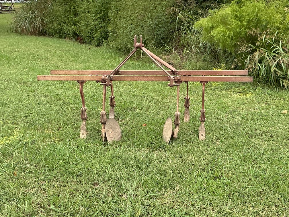 3-Point Hitch Cultivator Implement with Disc Hillers