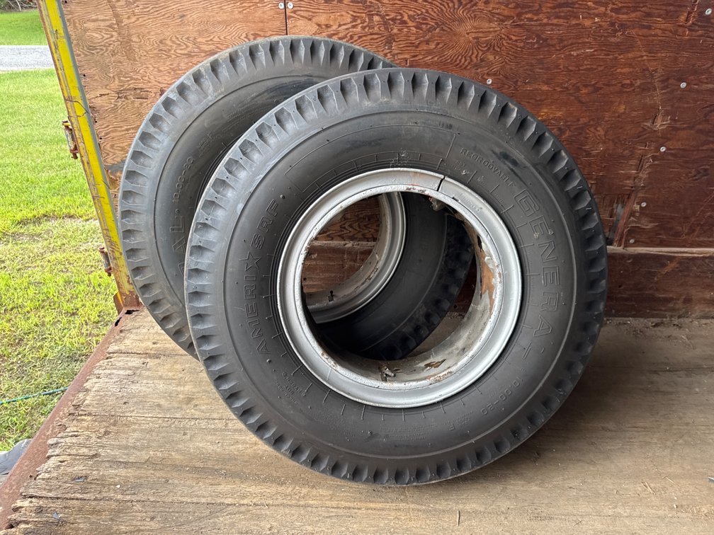 General 10.00-20 Tires on Rims