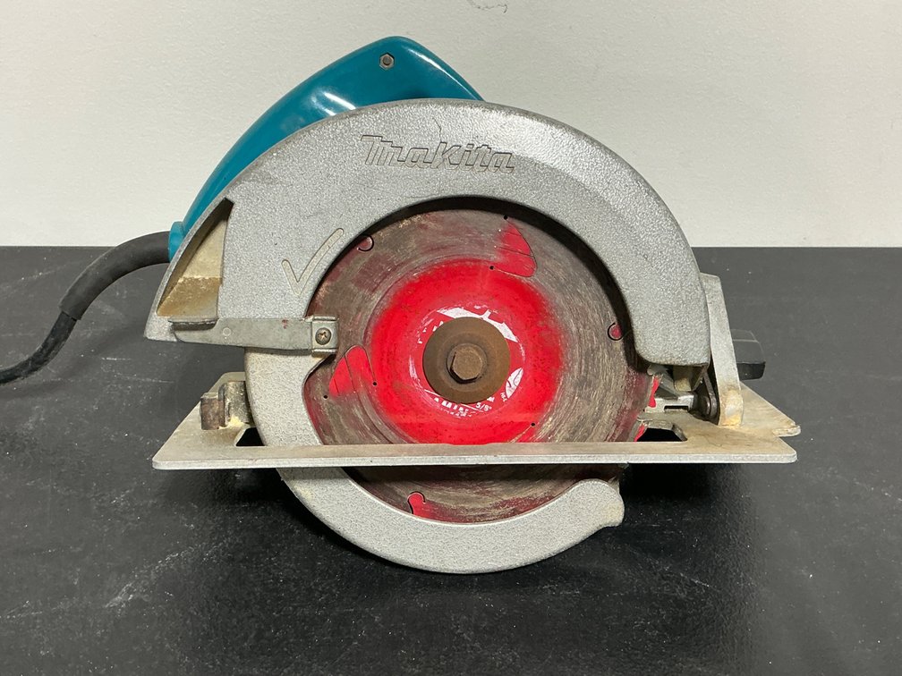 Makita 7-1/4 in Corded Circular Saw