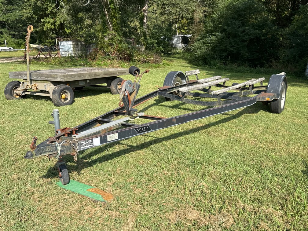 VIP Single-Axle Boat Trailer