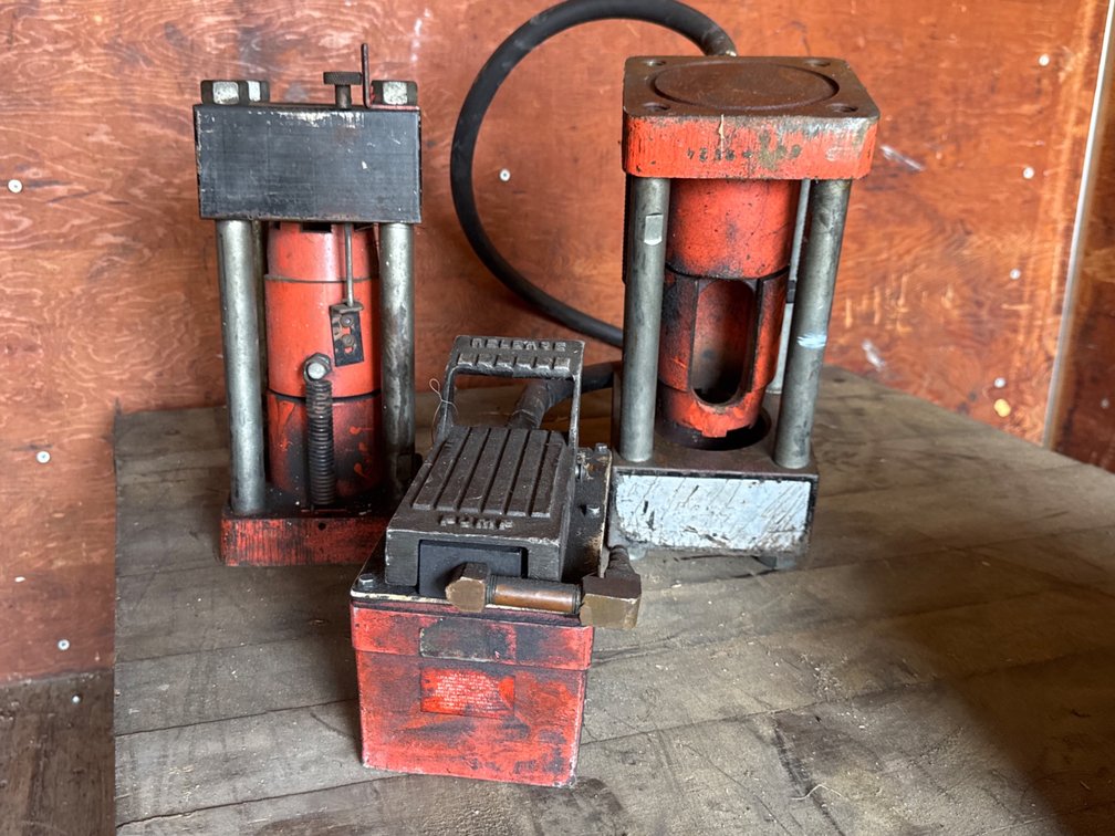 Hydraulic Foot Pump, Press Cylinders, and Hoses