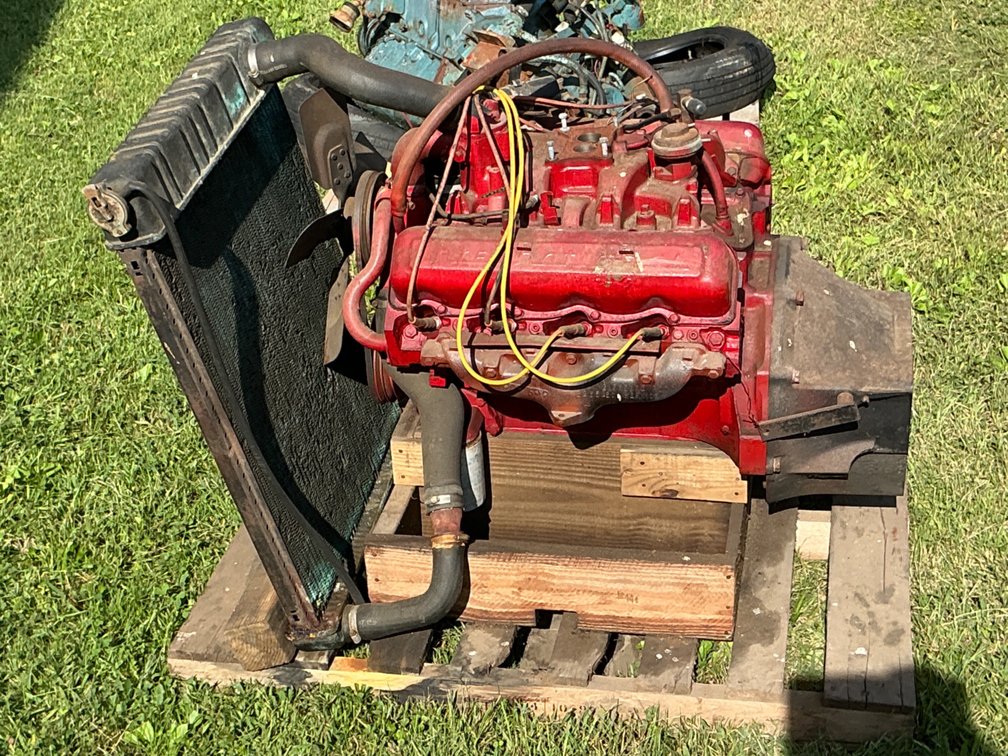 International V8 Engine Assembly with Radiator