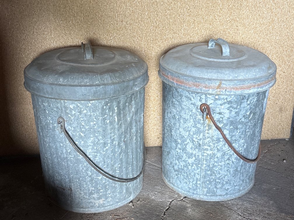 Galvanized Metal Cans with Lids