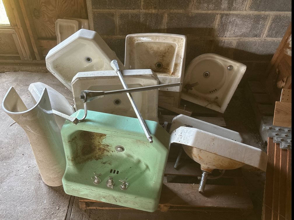 Porcelain Bathroom Sinks and Pedestal