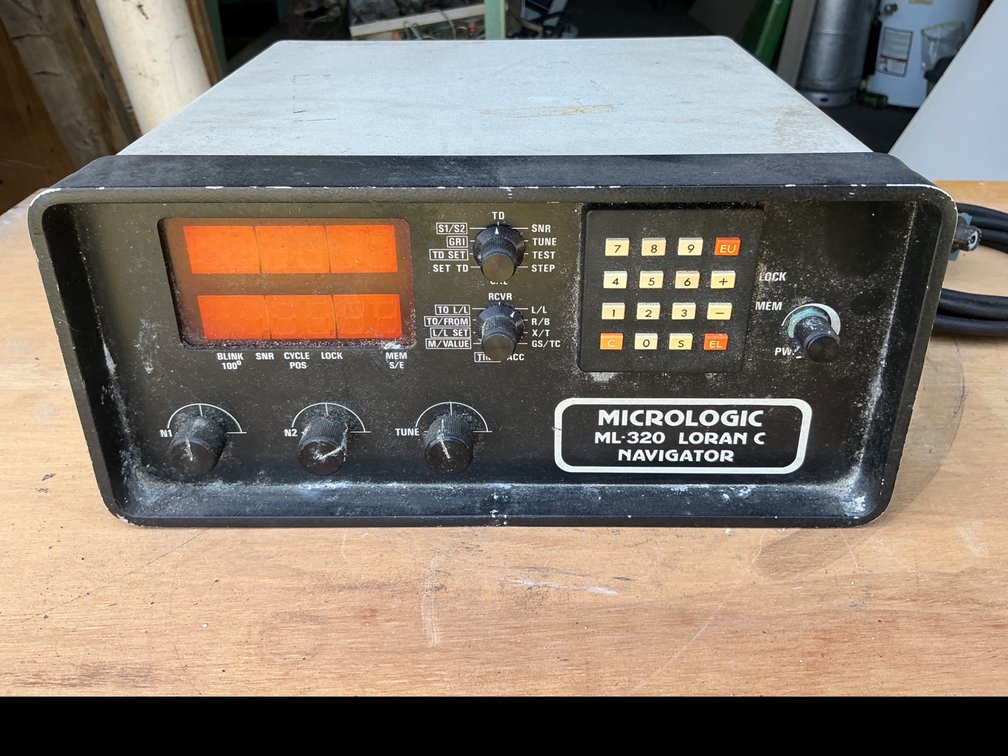 Micrologic ML-320 Loran C Navigator