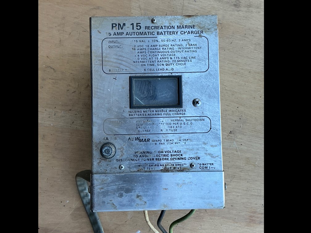 NEWMAR PM-15 Recreation Marine 15 Amp Automatic Battery Charger