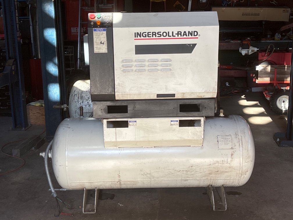 Ingersoll-Rand Tank-Mounted Rotary Screw Air Compressor