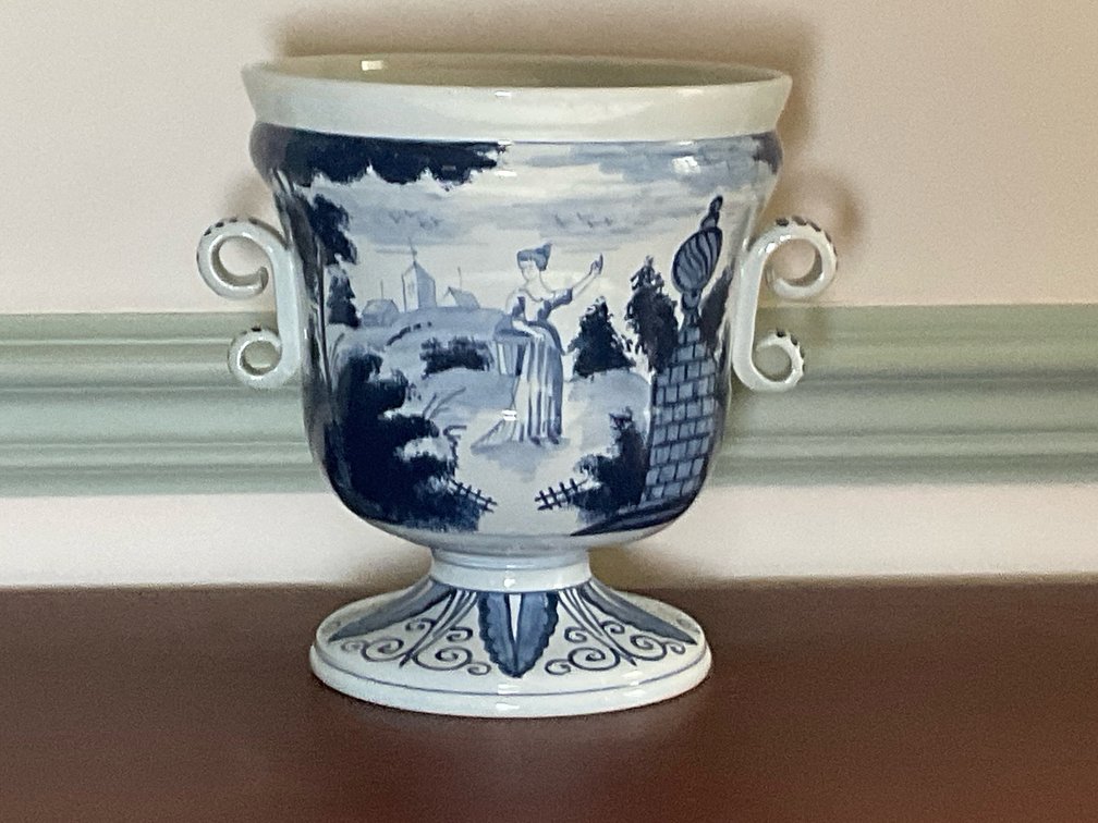 Williamsburg Oud Delft Flower Pot