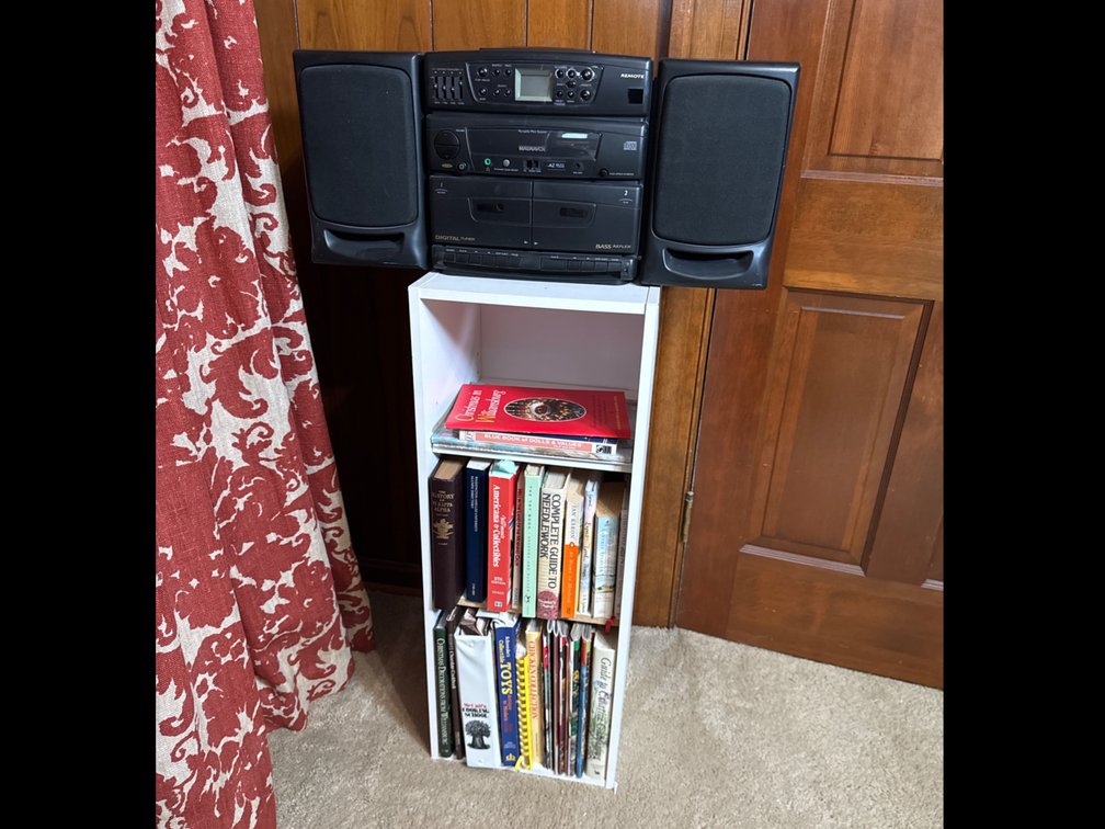 Stereo and Bookshelf