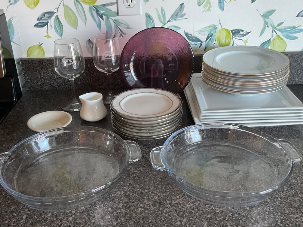 Plates and Bakeware