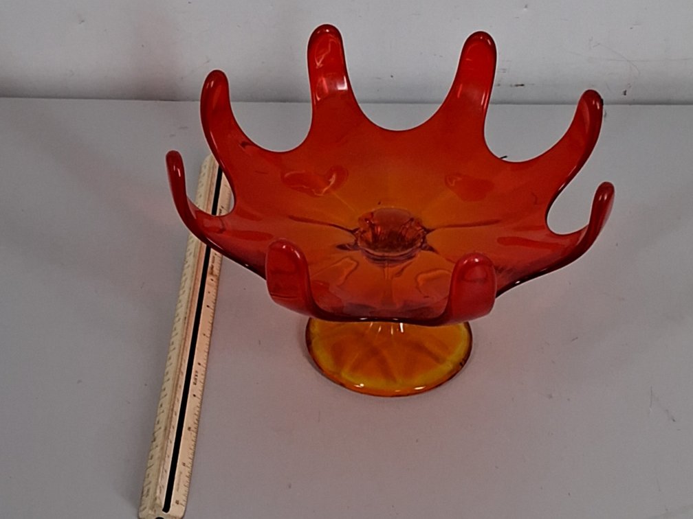 Amberina 8 finger pedestal bowl, 9.5" diameter
