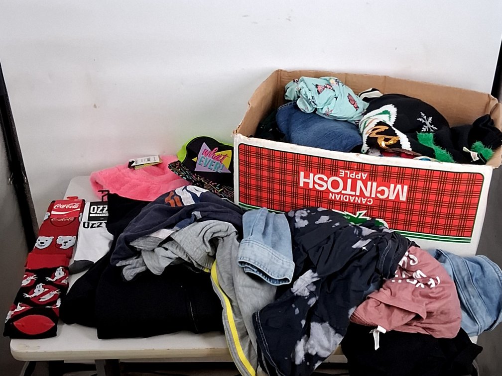 lot of adult clothing incl. socks, t-shirts,