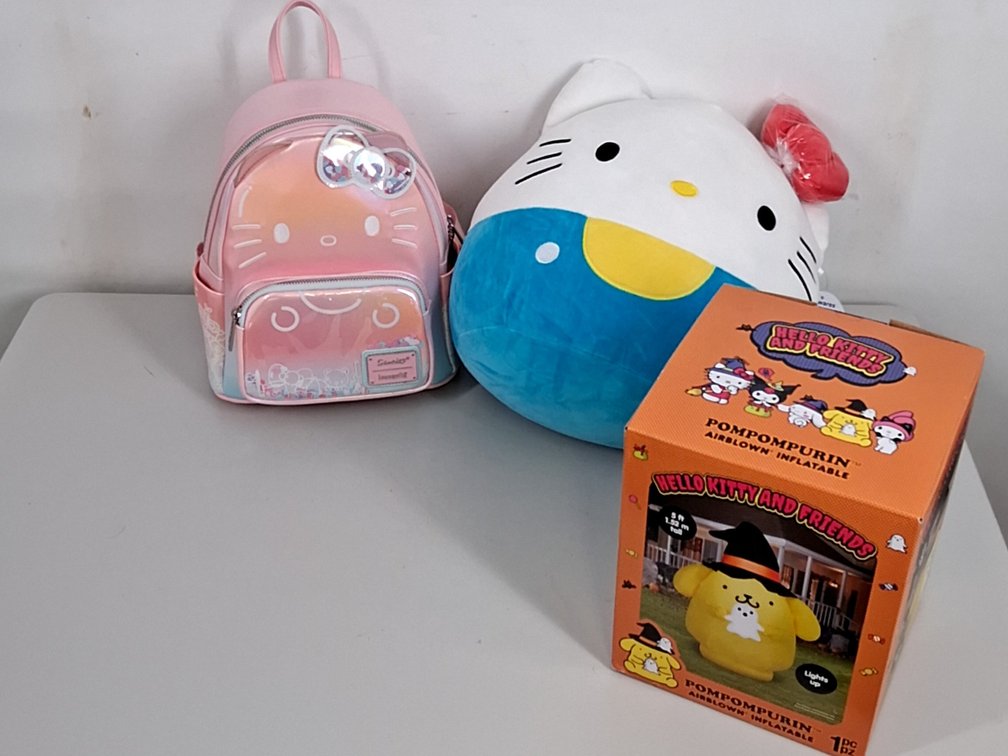 Hello Kitty lot incl. Squishmellow, small