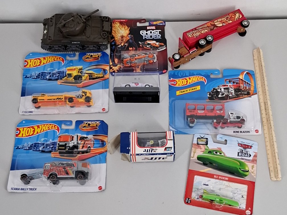 10 toy car incl. Hotwheels, M2 Machine,