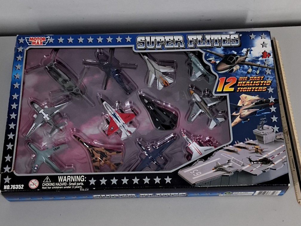 Motor Max Super Flites 12 Fighters in packaging