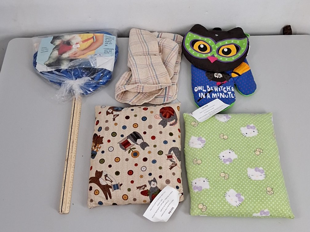 lot of owl oven mitt, 2 corn bags for heating and