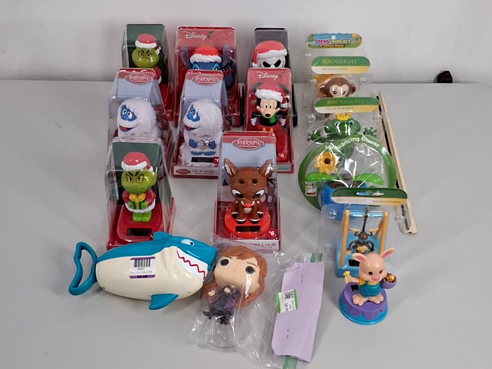 lot of 14 solar powered action figures incl.