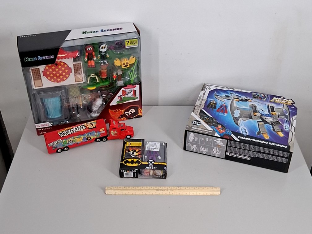 lot of Cartoon Network semi-truck toy, Ninja