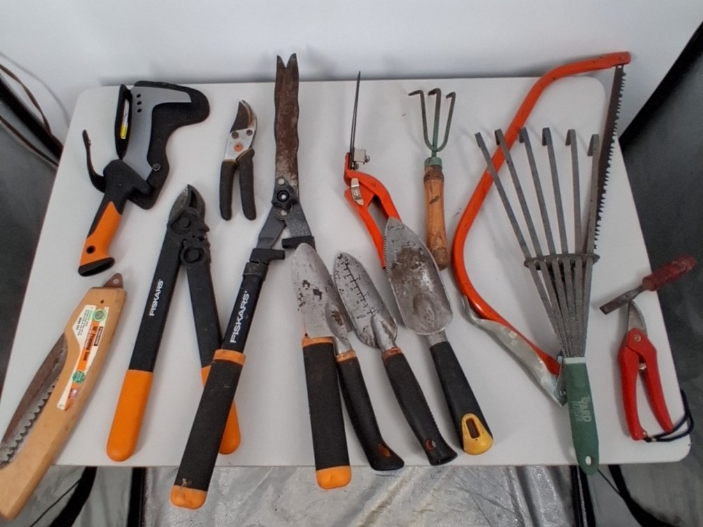 lot of hand tools incl. Fiskers